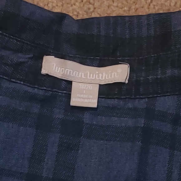 Plaid Button-down Short Sleeve Shirt - Picture 4 of 6